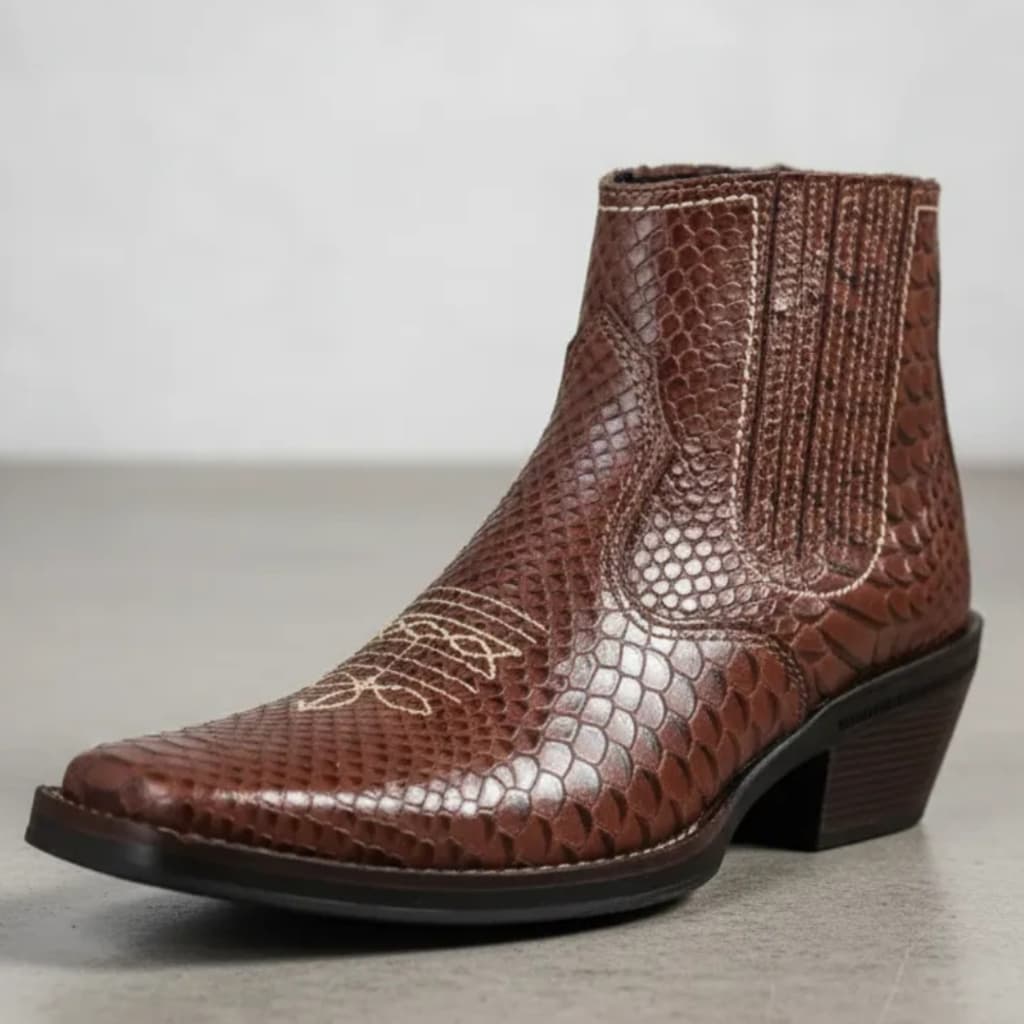 Bota Country Cor Anaconda Couro Legitimo de Boi Botina Botinha Salto Alto Carrapeta Referencia 3331