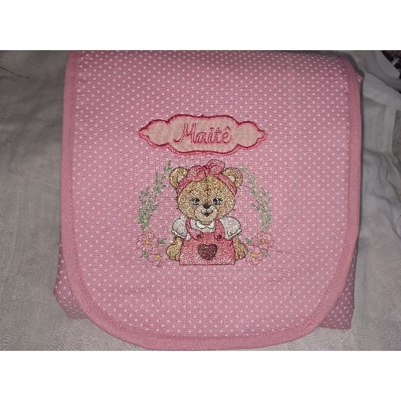 Trocador de fraldas portátil  impermeável com bolsos para fraldas e lenço umedecido. personalizado com bordado