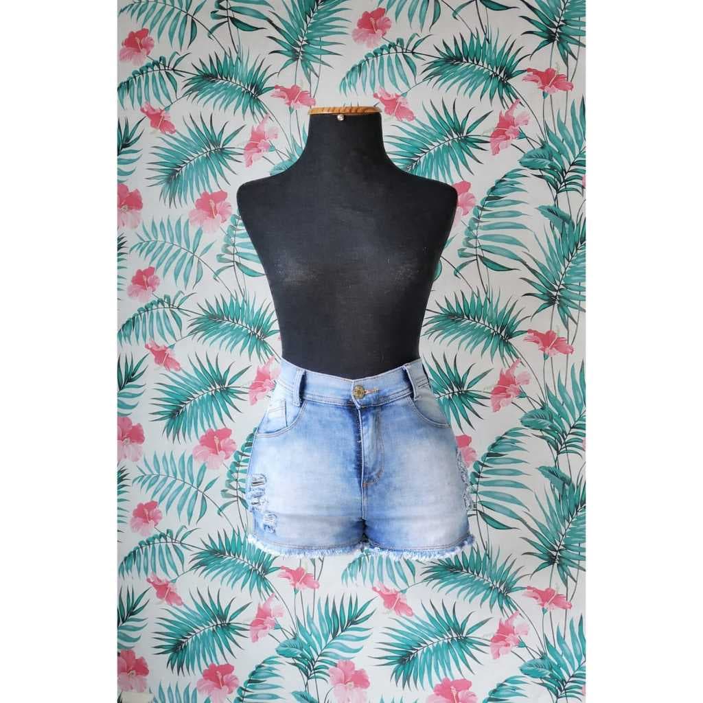 Roupas femininas/Shorts/Saia. USADOS/SEMINOVOS.