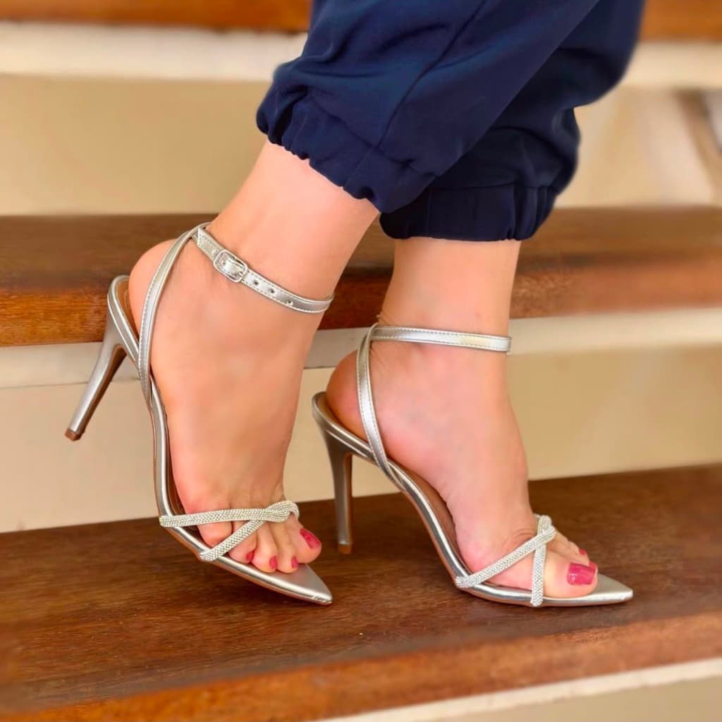 Sandália Feminina comTiras em Strass Salto Alto 10cm Bico Folha - Elegante Sofisticada