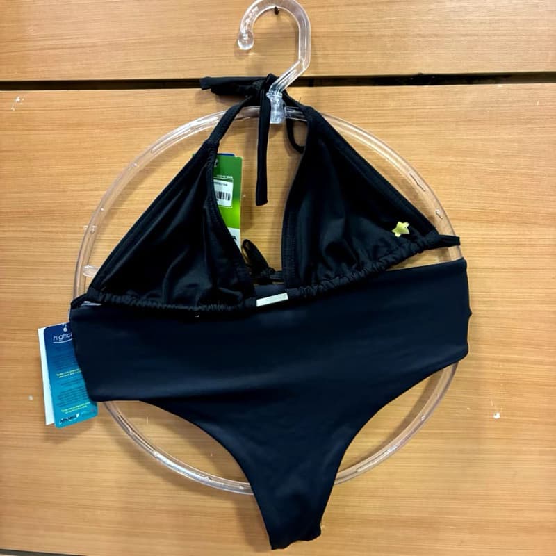 Biquíni preto modelo cortininha e hot pants fio dental TAM M