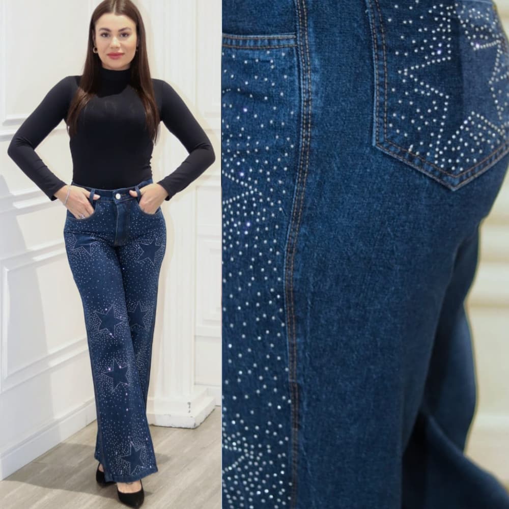 Calça Jeans Wide Leg Com Strass De Estrelas Na Frente e No Bolso Atrás , Cintura Alta - Modelo Strellar.