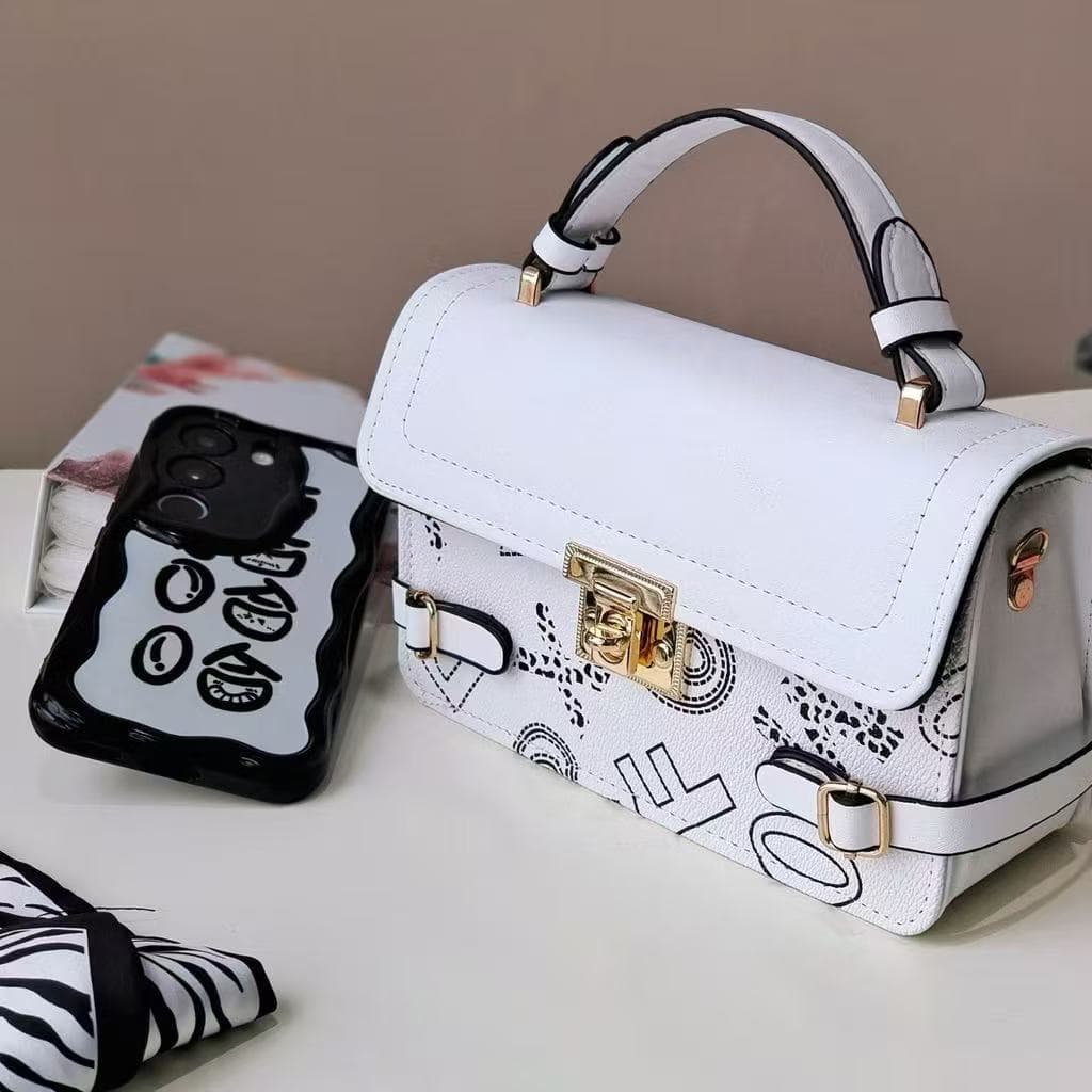 Bolsa Feminina Crossbody PU Quadrada com Alça Ajustável para Diário