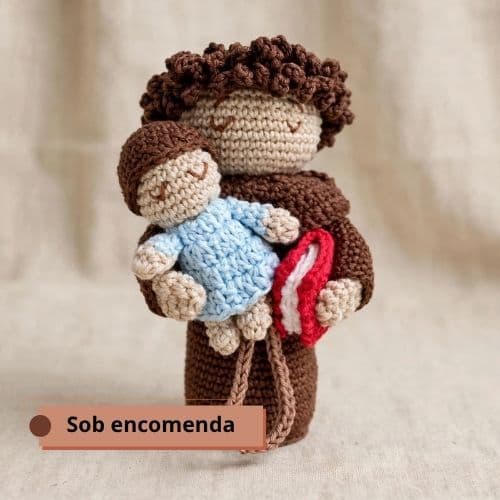Santo Antônio em Amigurumi | Crochê Artesanal | Coleção Fé e Afeto | Decoração Religiosa