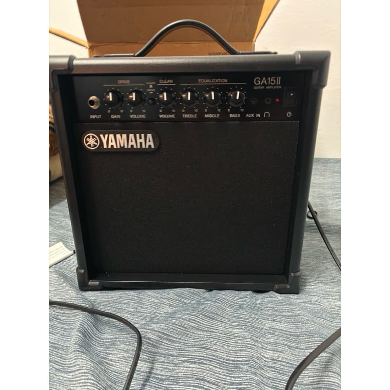 Amplificador para Guitarra 15W GA 15II Preto Yamaha Transistorizado para Estudo