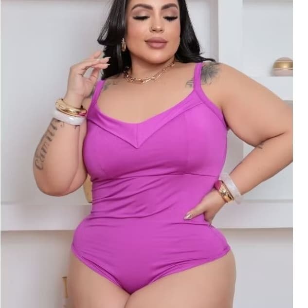 Body Feminino Plus size Modelador Decote V