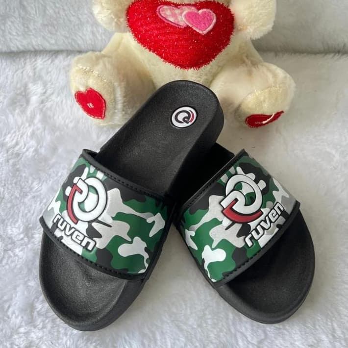 Chinelo Slide Papete Infantil Menino E Menina Tendência Super Leve E Confortável Camuflado Preto