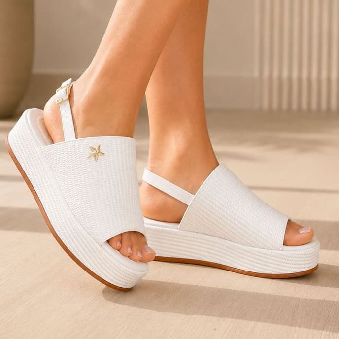 sandalia feminina plataforma avarca com estrelinha flatform confortável casual Lancellotti