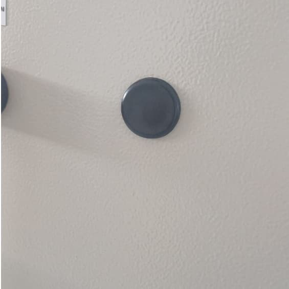 Tampão Plástico Preto 22mm com Vedação e porca – Acabamento e Proteção para Painéis Kit 10 unidades