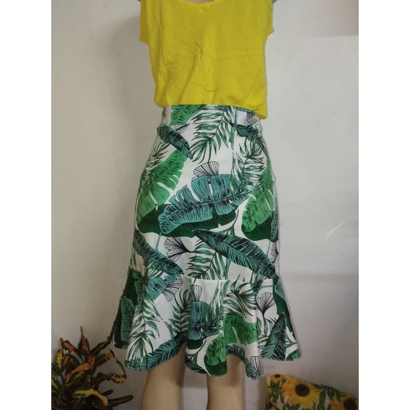 Saia gospel, saia floreada verde, veste 36.