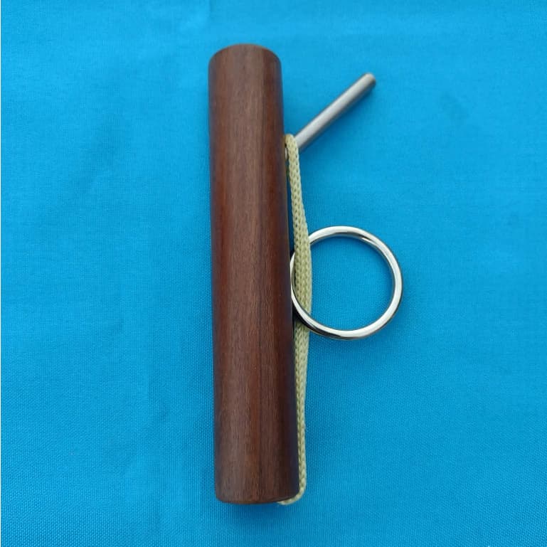 Desafio intrigante, tirar e recolocar a argola, teste sua habilidade.