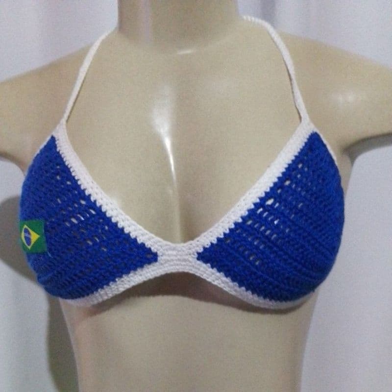 Biquíni Top Crochê Cortininha Brasil 🇧🇷 Azul e Branco | Moda Praia Artesanal Feminina