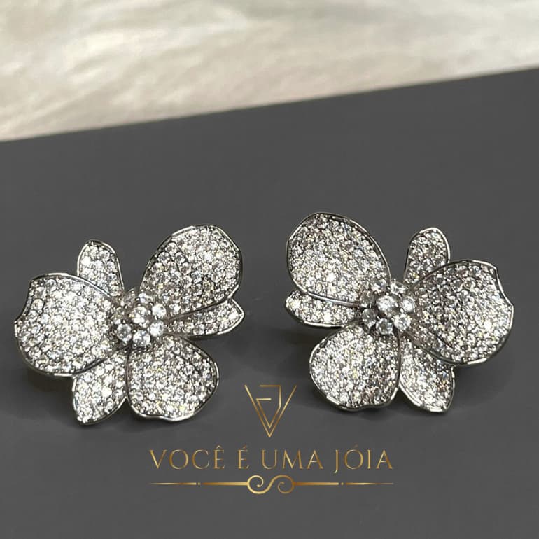 Brinco Feminino Flor de Luxo Cravejada Dourado ou Prata - Tendência
