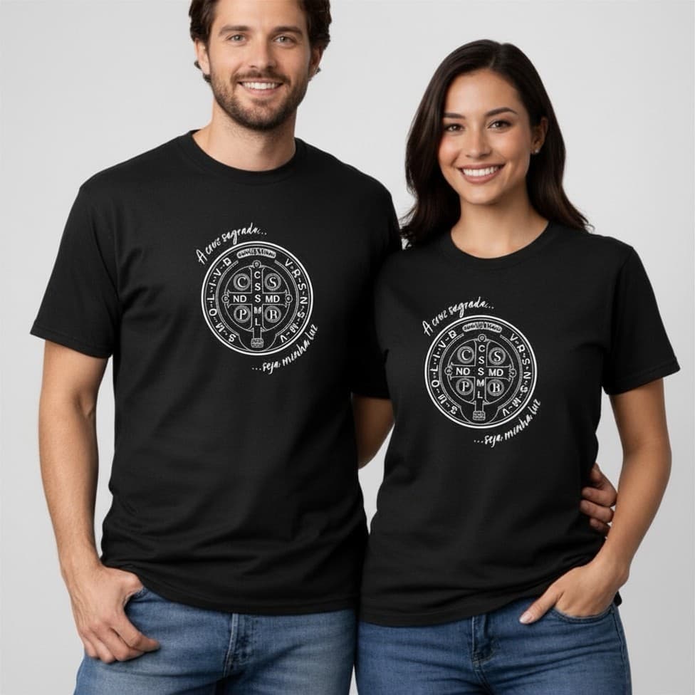 Camiseta Católica Medalha São Bento Kit Casal 2 Unidades – Camisetas Religiosas Algodão Premium Leve Confortável