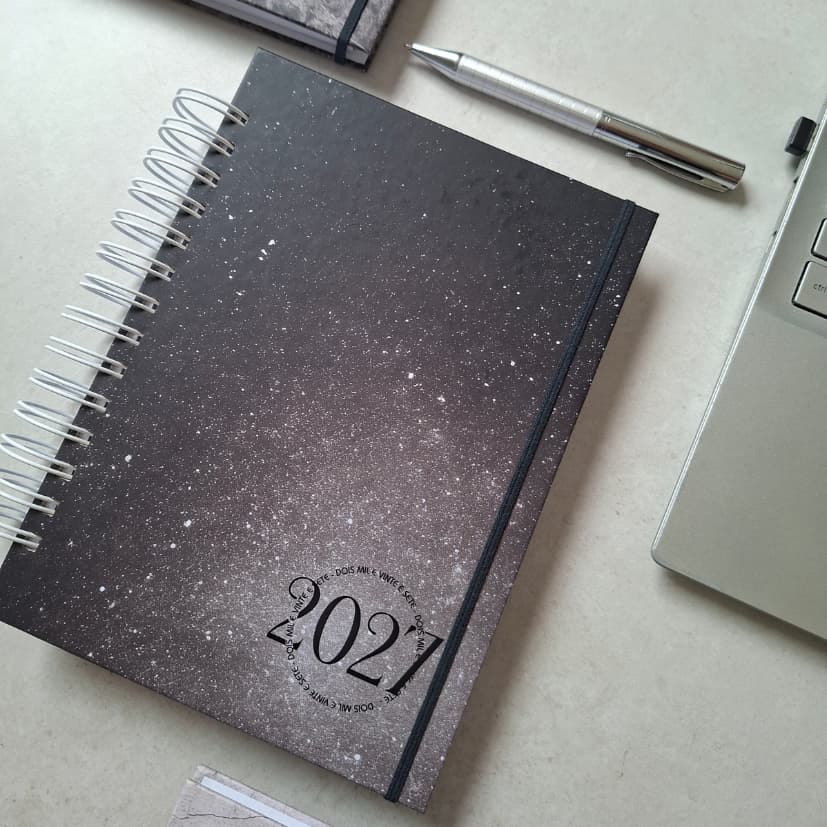 Agenda Planner 2027 - capa dura com VISÃO SEMANAL - PERSONALIZADO
