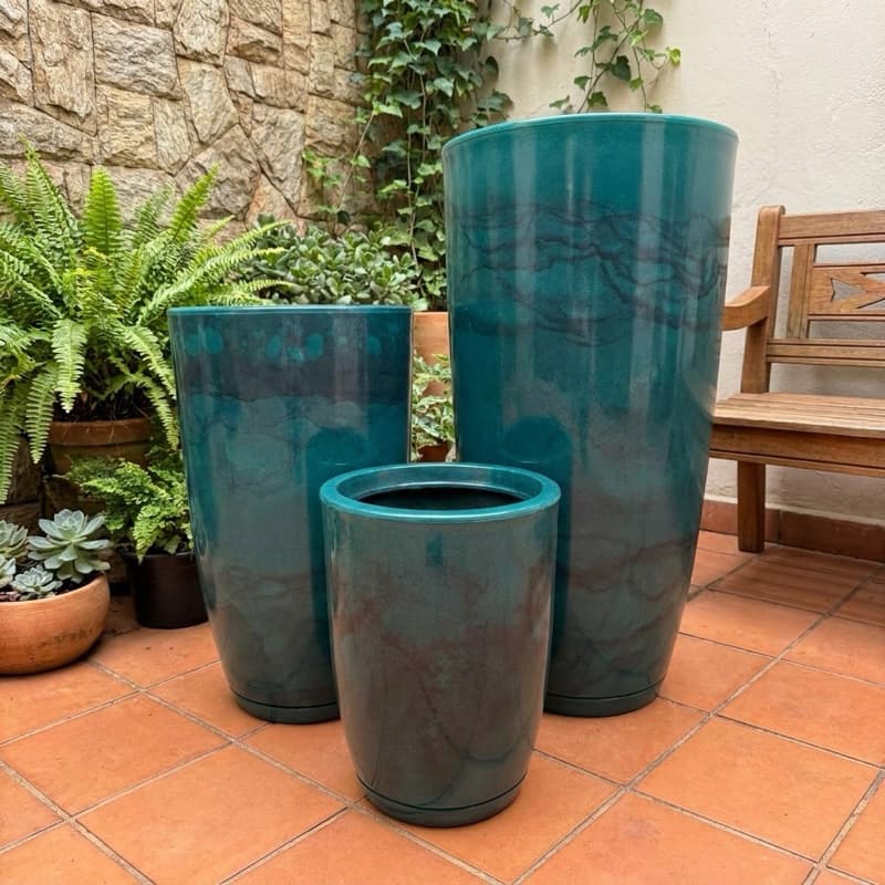 Kit 3 Vasos Decorativos para Plantas Cone Bojo Marmorizados em Polietileno com Prato