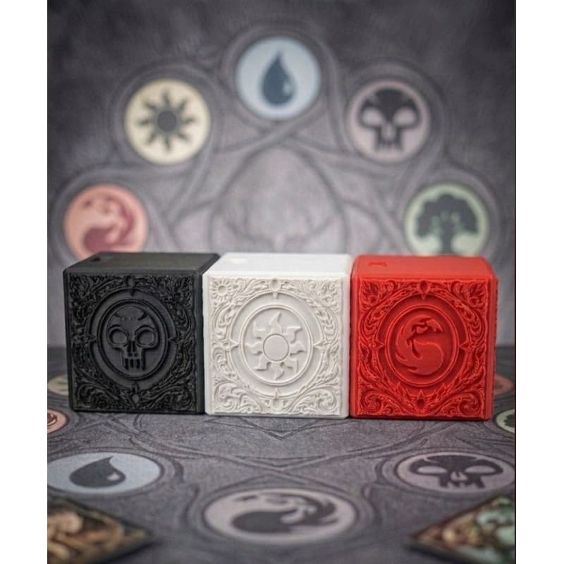 Deckbox Premium MTG em PETG – Magnética (110+ Double Sleeve / 134+ Sleeve)