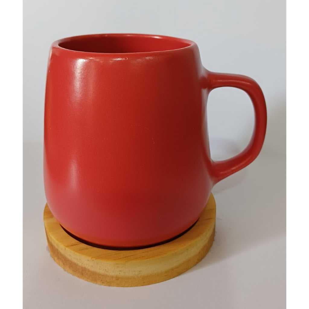 Caneca Artesanal Bojuda 260ml Cafe Porcelana Com Pires de Madeira Colorida.