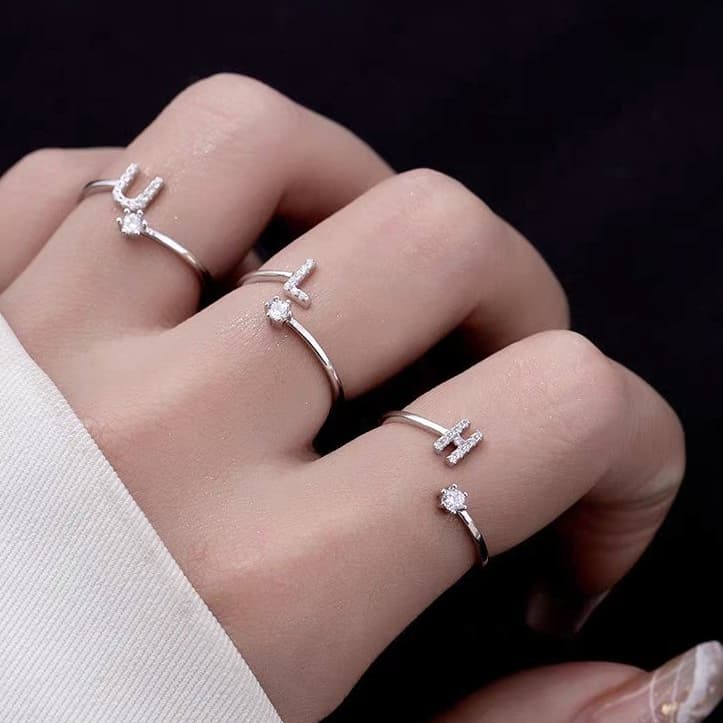 Anel Feminino Ajustável com Letras e Zircônias Prata/Dourado Minimalista | Acessórios Delicados