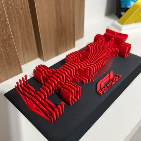 ESCULTURA carro de formula 1 Mabe decorações