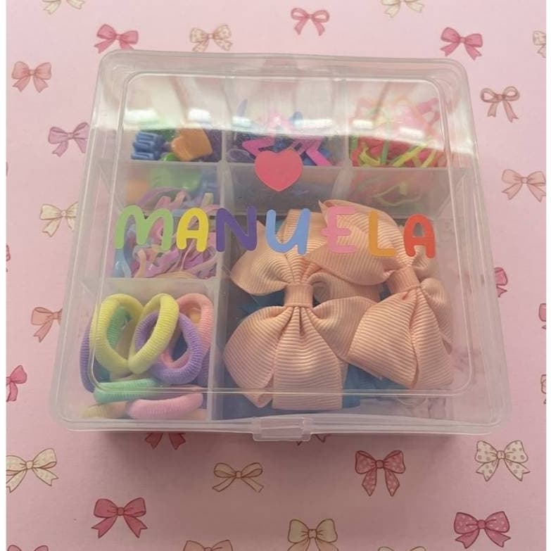 Caixa organizadora com xuxinhas e presilhas de cabelo personalizada com seu nome