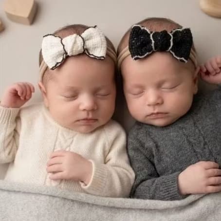 Kit 2 Faixas Bebê tiaras de meia de seda Confortável Elegante Leve Macio Premium Branco e Preto RN