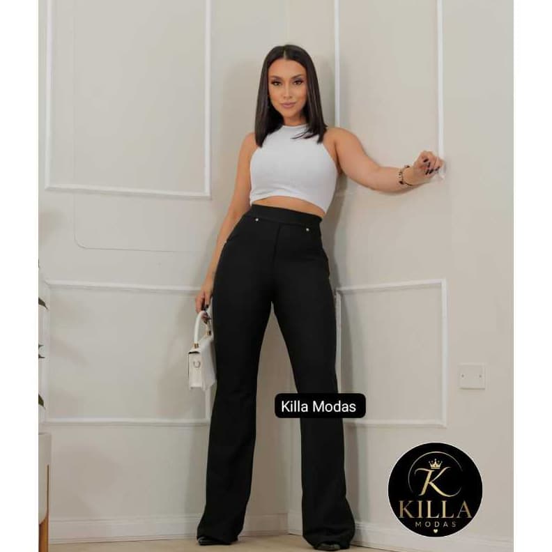 calça flare boca de sino em ponto roma cintura alta com bolso