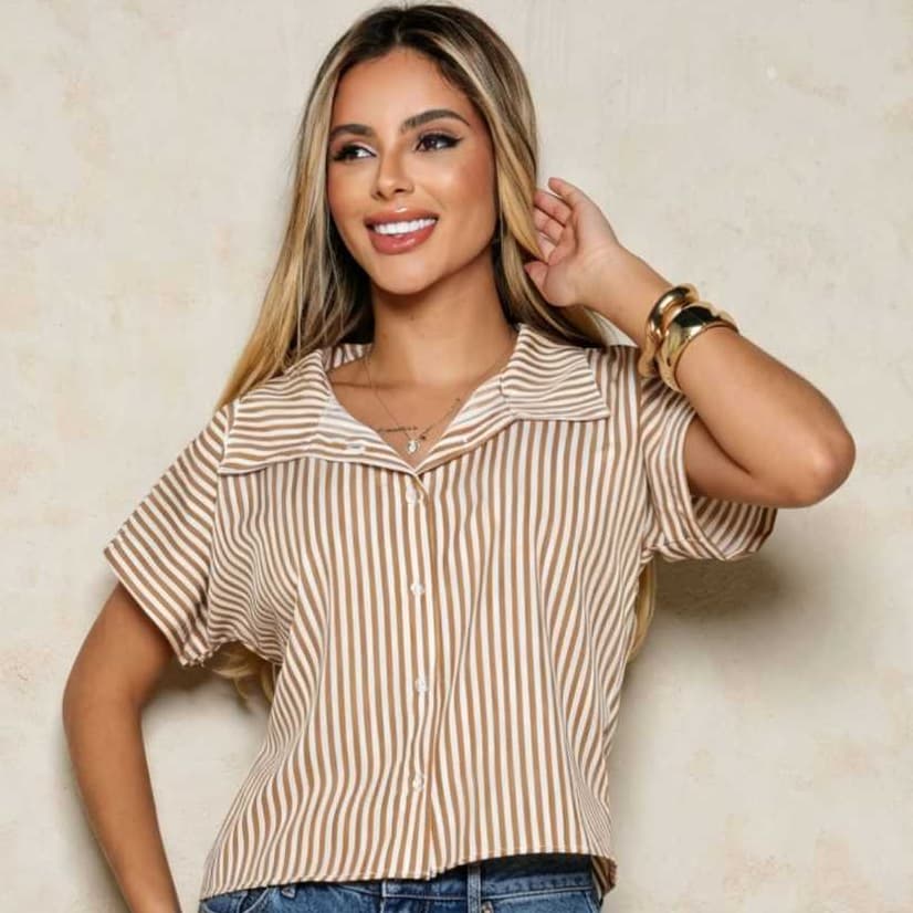 Blusa Camisa Listrado Feminina Manga Curta em Tecido Crepinho com Botões Funcionais  M G GG