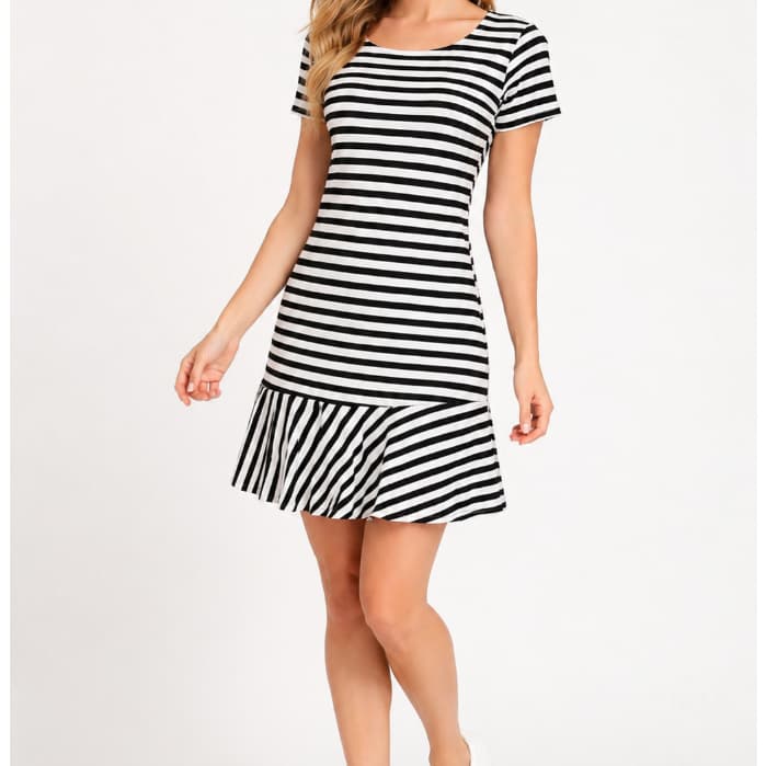 Vestido Feminino Curto Canelado Manga curta com Babado na Barra Listrado Casual tamanho P
