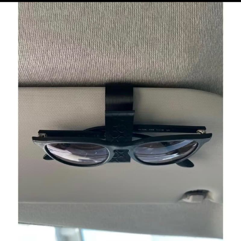 KIT O PAR DE SUPORTE PARA ÓCULOS MULTIFUNCIONAL PARA PORTA-LUVAS DO CARRO