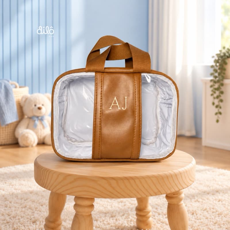 Necessaire personalizada funcional e impermeável, bolsa de mão transparente. Organizador cristal lux, Dilô kids.