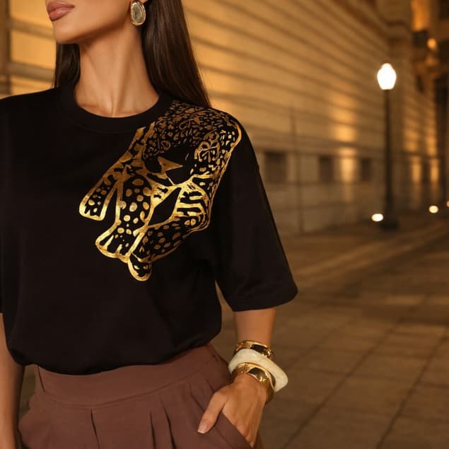 Blusa Feminina Max Oversized Leopardo Foil Camiseta Feminina 100% Algodão Estilo Moderno