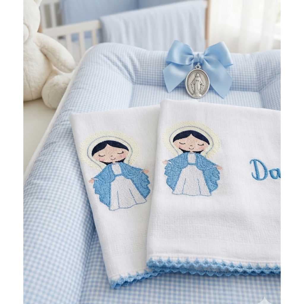 Kit 2 Fraldas de Boca Bordada com picueta Personalizada Nossa Sra. das Graças Enxova Bebê