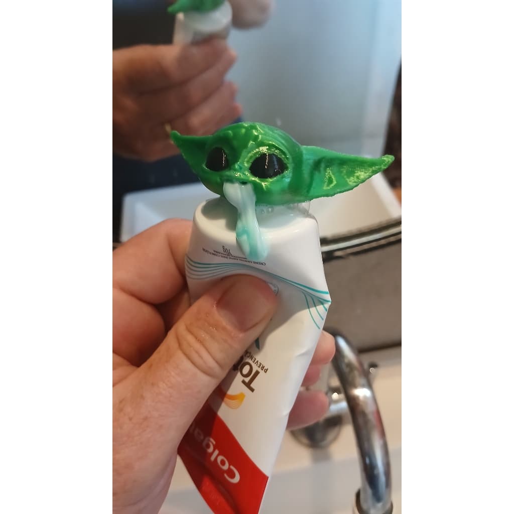 Tampa Pasta de Dente Baby Yoda Grogu + BRINDE