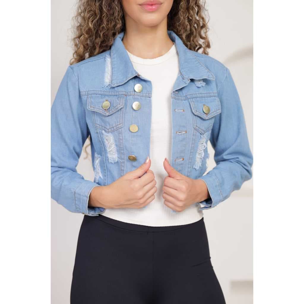 Jaqueta Cropped Feminina Lavagem Clara com Botões Dourados e Barra Desfiada – Tendência, Estilo e Sofisticação Casual