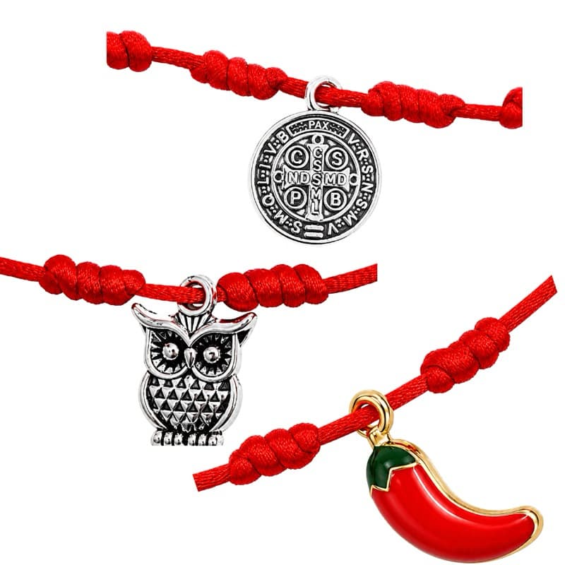 Pulseiras Kabbalah personalizadas vermelhas , medalha de São Bento , pimenta , coruja contra inveja e mal olhado