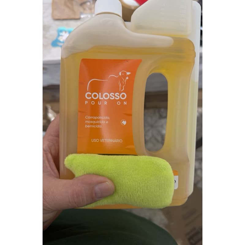 pour on colosso 1lt passa no lombo já com dosador imbutido