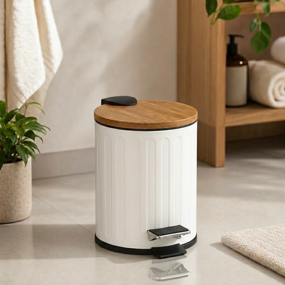 Lixeira Branca Frisada com Pedal e Tampa de Bambu Premium | Lixeira para Banheiro Cozinha Escritório e Áreas externas
