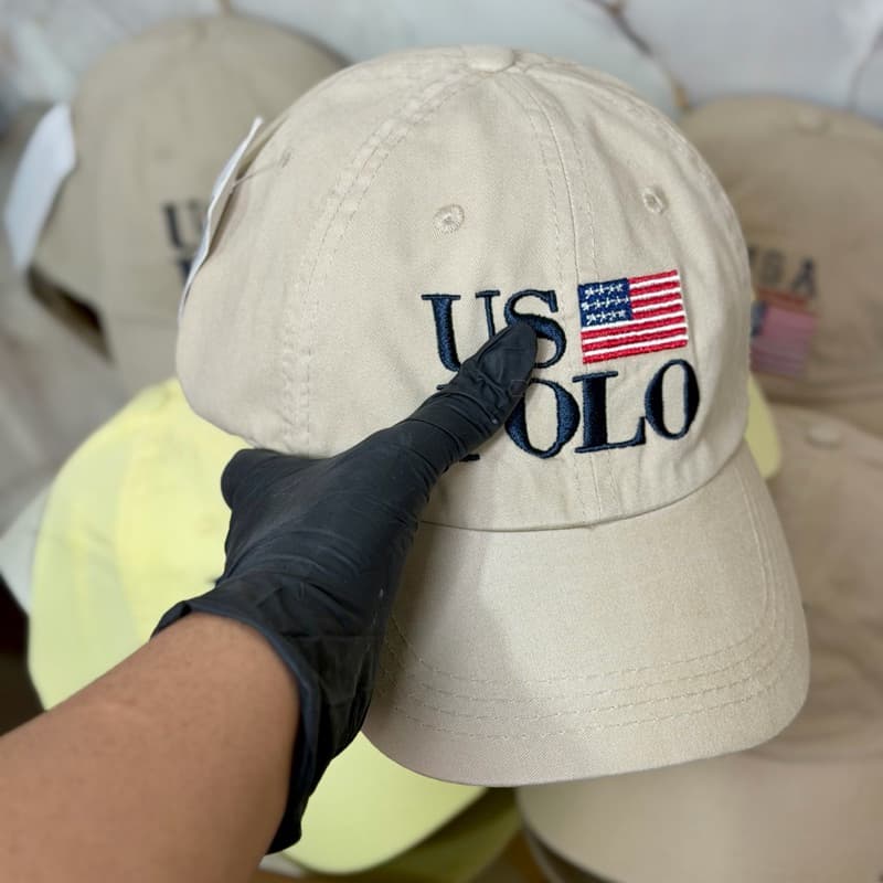 Boné Aba Curva US Modelo Raso Com Ajuste Regulável Strapback