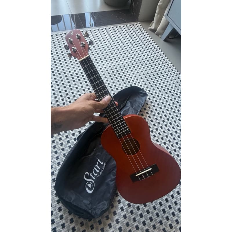 UKULELE GIANNINI