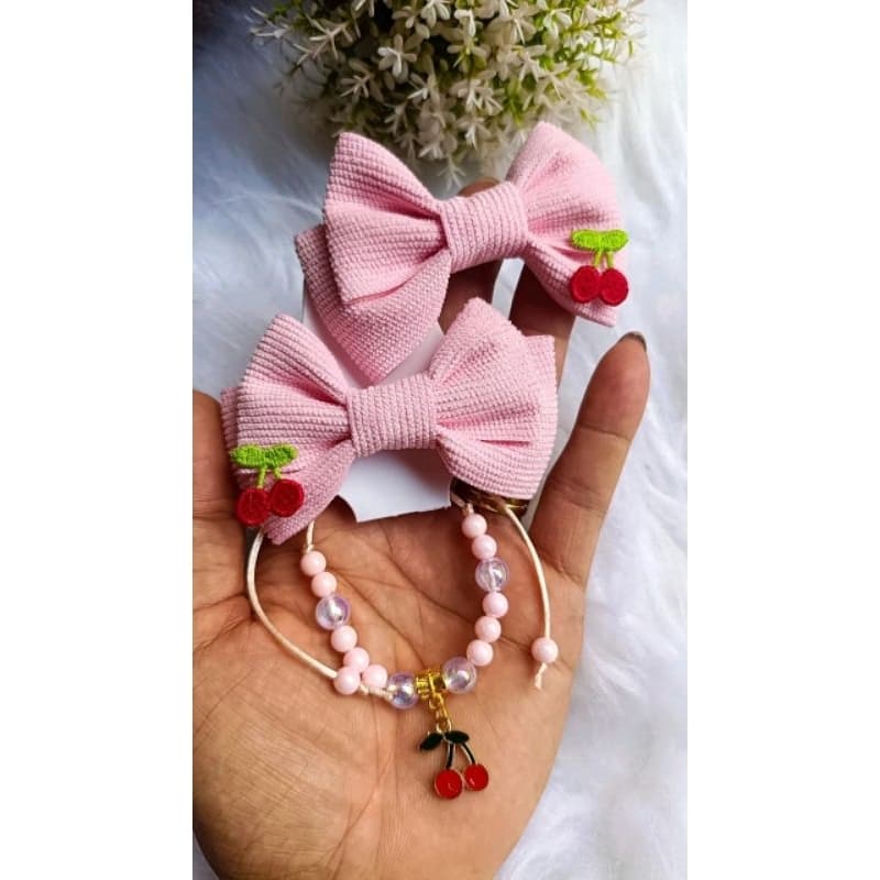 Parzinho de Laços Cerejinha + Pulseira de Cordão com Pingente de Cereja Infantil