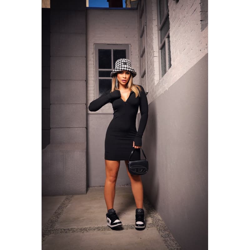 Vestido Curto Manga Longa Gola Zíper Justo ao Corpo