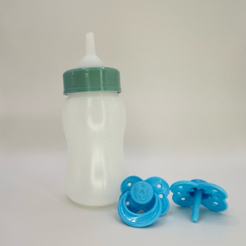 Mamadeira para  Boneca  verde  13cm com 2 Chupetas bico palito mini Azuis Kit Acessórios Infantil