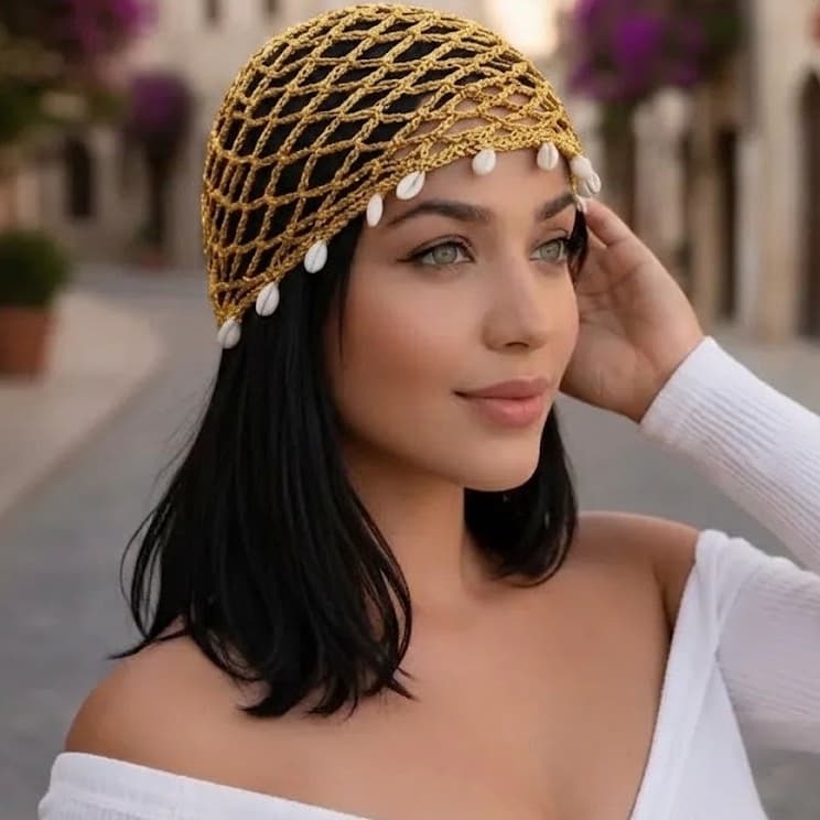 Touca de Crochê Boho Feminina com Búzios – Acessório Estilo Tumblr Moda 2026