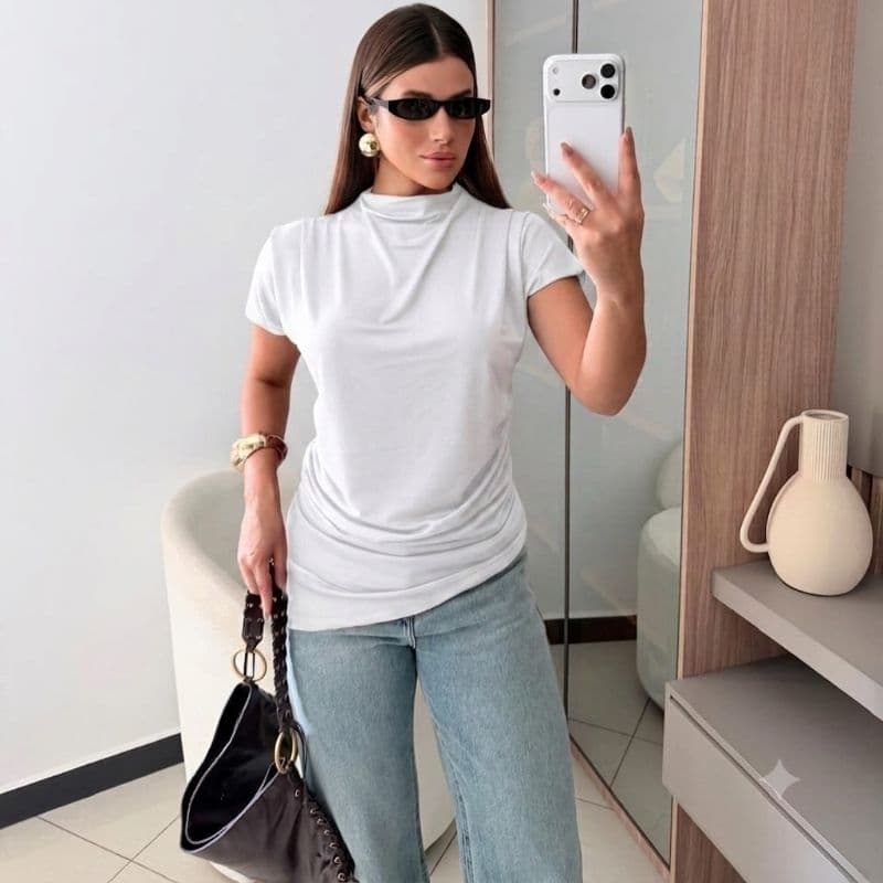 Blusa Feminina Assimétrica Suplex Gola Alta Plissada na Lateral Drapeada