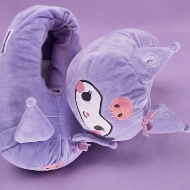 Pantufa Kuromi - Item licenciado Sanrio Tamanho 38/39