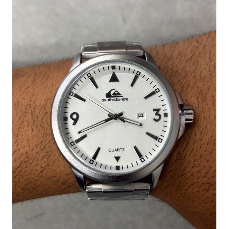 Relógio Quiksilver Aço Com Calendário