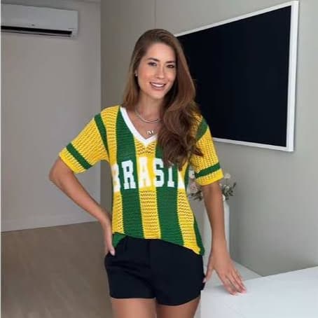 Blusa Feminina Camisa Tricot Brasil Tecido Vazado Decote V Look Brasil Copa Verde Amarela