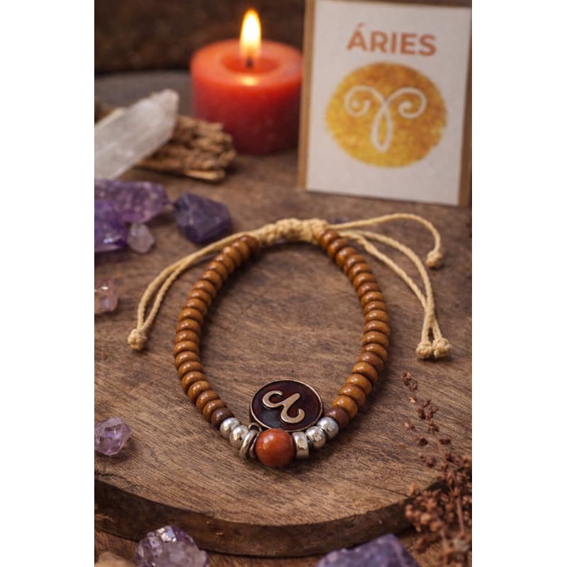 Pulseira signo Áries ajustável com contas em madeira e pingente. Estilo místico, leve e ideal para presentear.