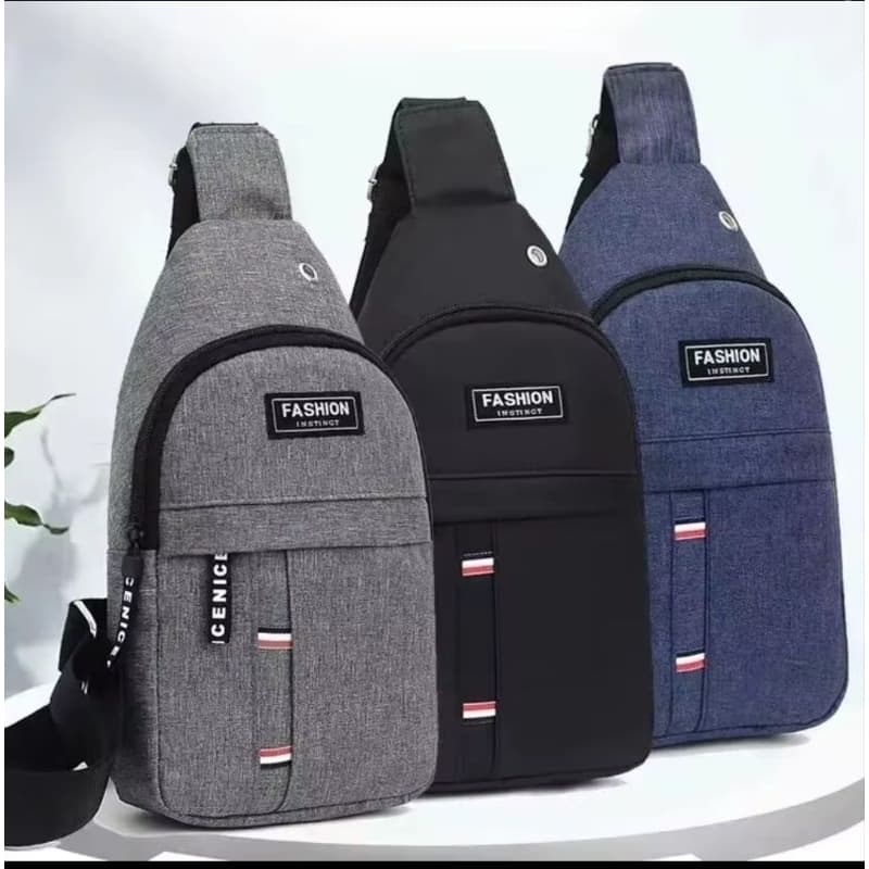 Pochete masculina com alça ajustável, ideal para atividades físicas.